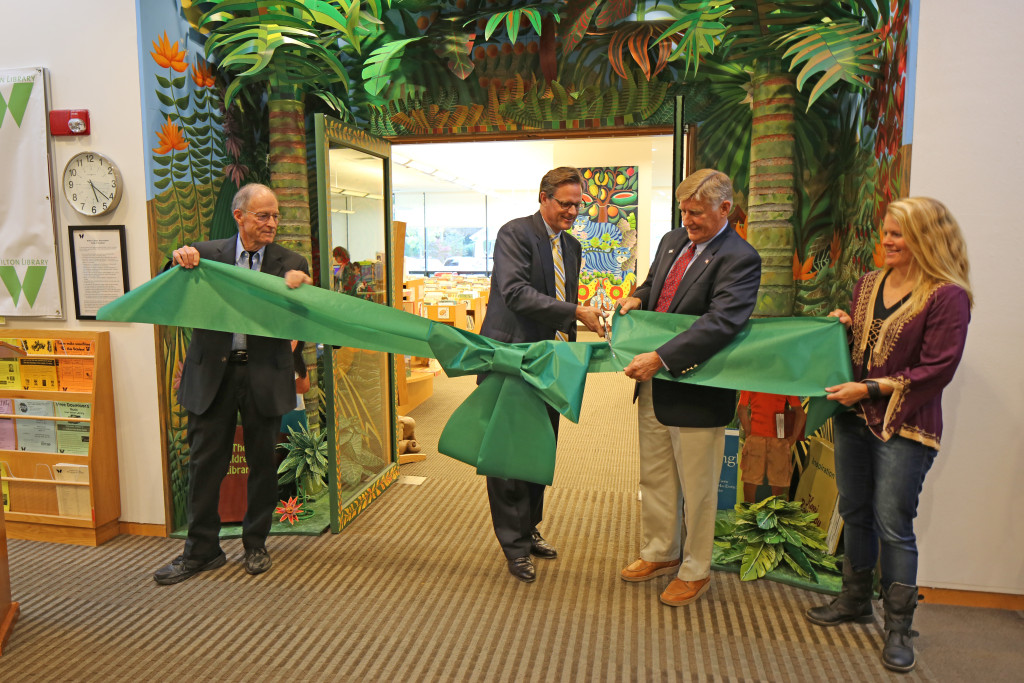 Wilton-Library-Ribbon-Cutting