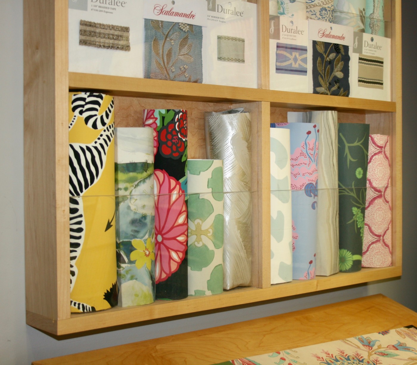 Ring's End Design and Decor wallpaper display Ring's End Design and Decor wallpaper display